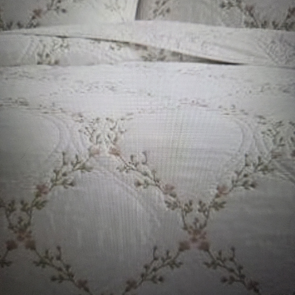 Laura Ashley Floral Quilt in Cream and Pink